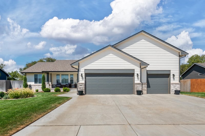 10926 W Cedar Ln, Maize, KS 67101