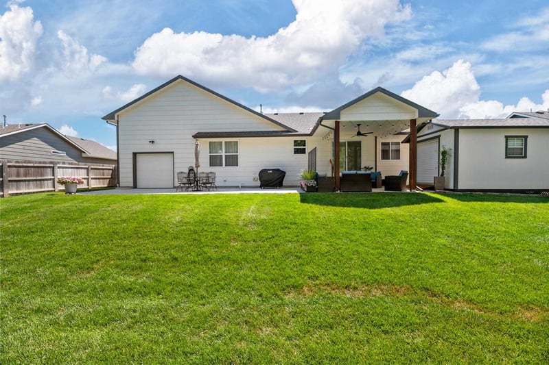 10926 W Cedar Ln, Maize, KS 67101