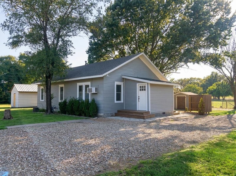 523 3rd, Atlanta, KS 67008