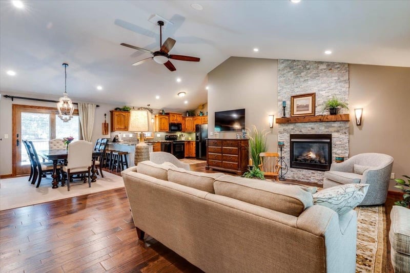 1437 N Windmill Ct, Derby, KS 67037
