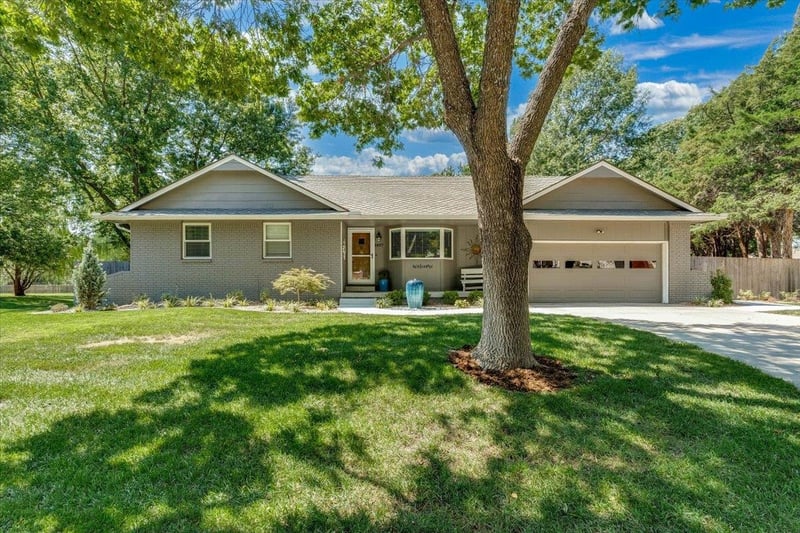 1437 N Windmill Ct, Derby, KS 67037