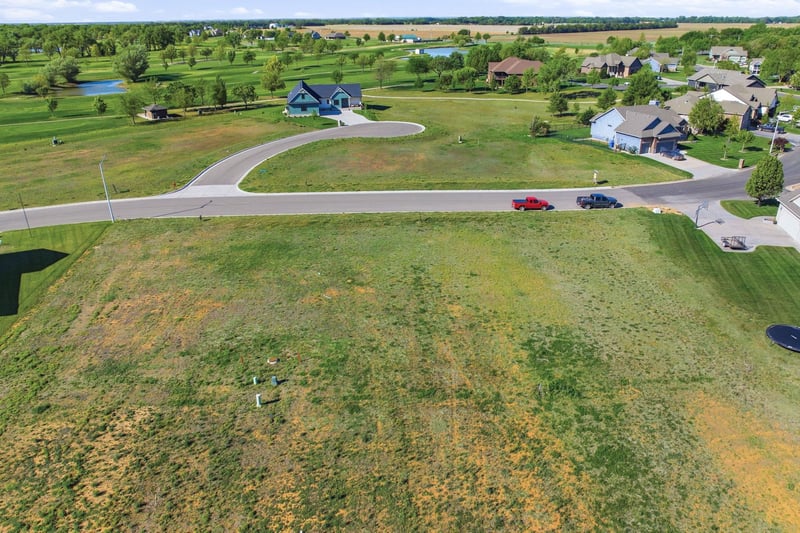 328 W Cherry Oaks St, Cheney, KS 67025