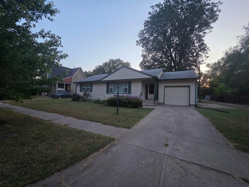 705 N Elm, Newton, KS 67114