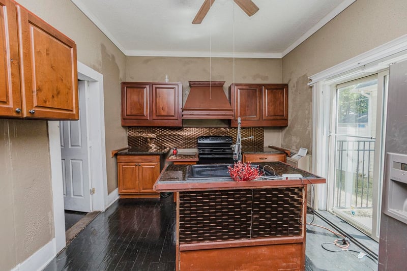 362 - 362 12 N Erie, Wichita, KS 67214