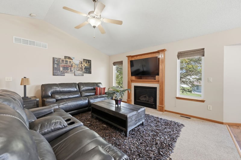 325 N Clay Cir, Wichita, KS 67206