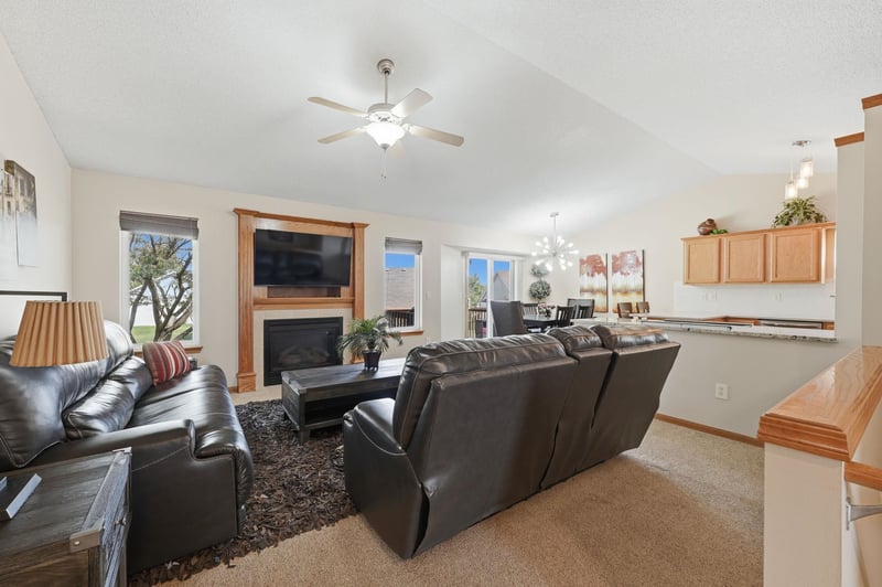 325 N Clay Cir, Wichita, KS 67206