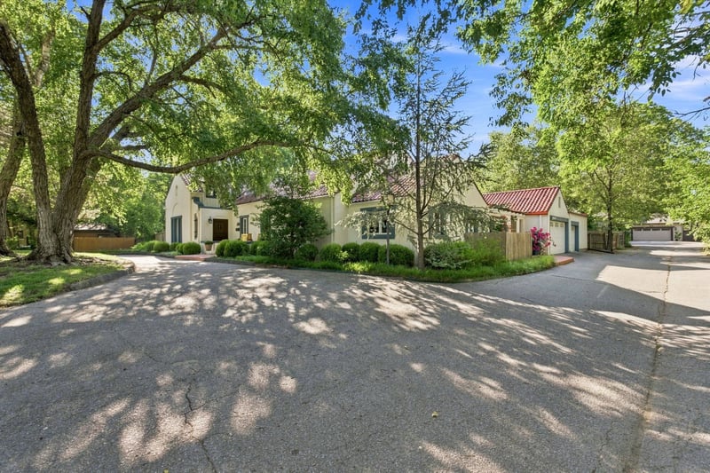 3823 E Lewis St, Wichita, KS 67218