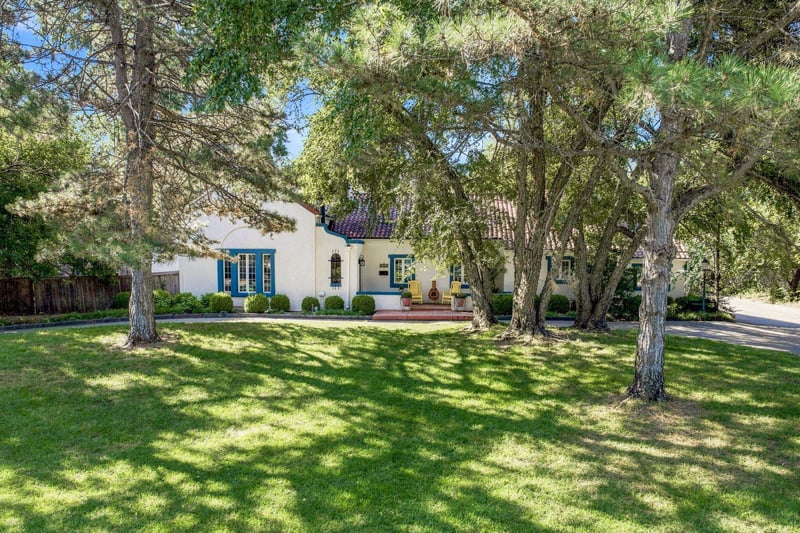 3823 E Lewis St, Wichita, KS 67218