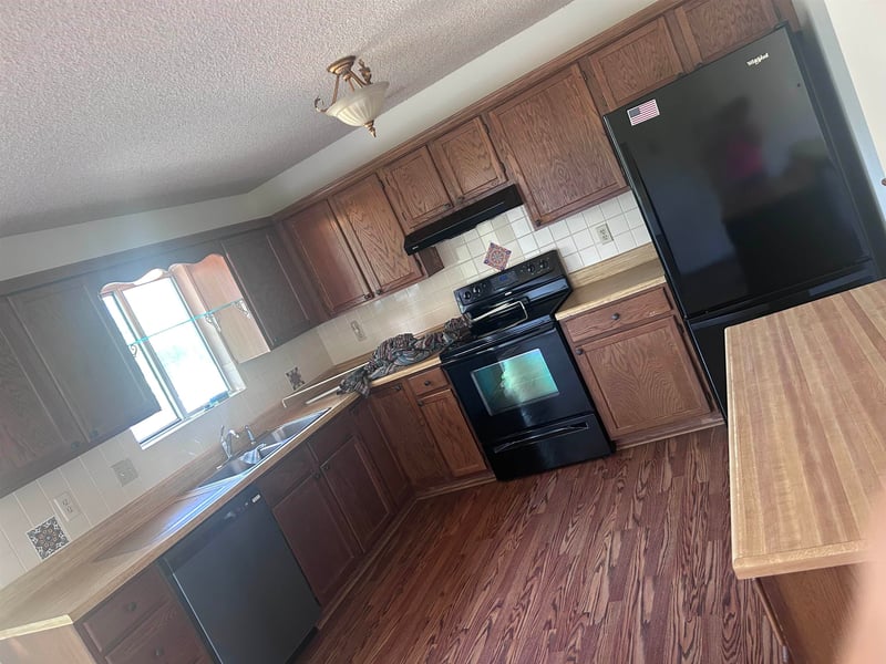 335 N Tomahawk St, Kechi, KS 67067