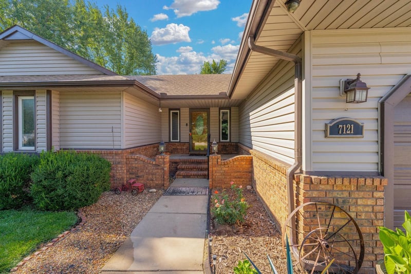 7121 W 35th St S, Wichita, KS 67215