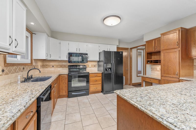 7121 W 35th St S, Wichita, KS 67215