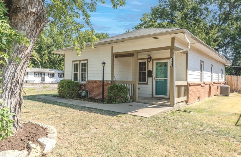 1530 Frankfort, Winfield, KS 67156