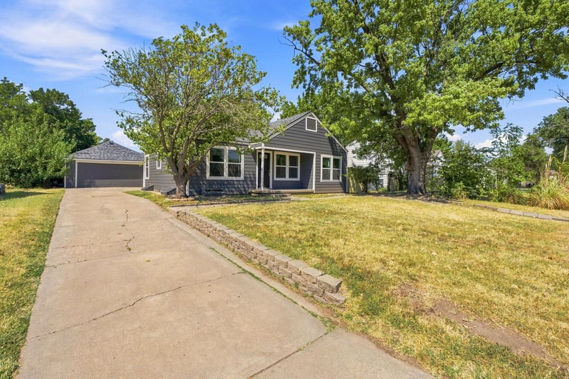 1825 S Elizabeth, Wichita, KS 67213