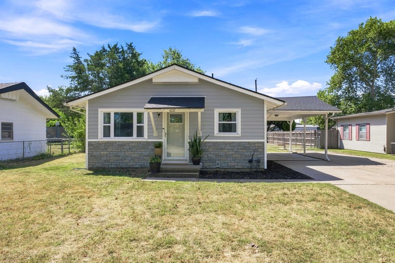 4221 W Memory Ln, Wichita, KS 67212-1923