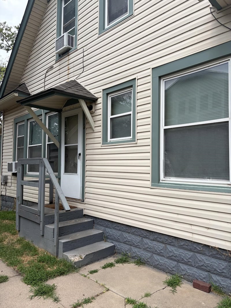 909 N Porter Ave Apts 1 4, Wichita, KS 67203