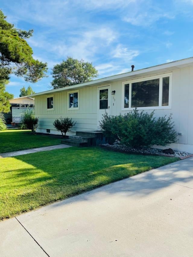 213 N Park St, Johnson City, KS 67855