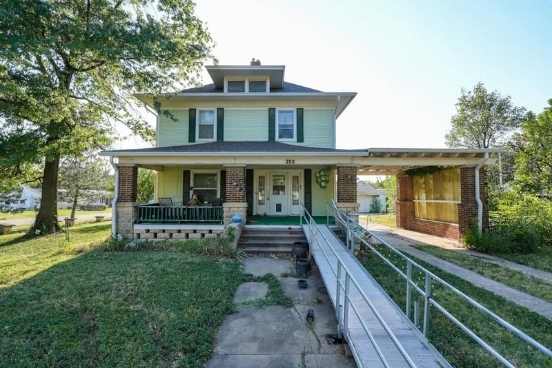 203 N 3rd St, Towanda, KS 67144