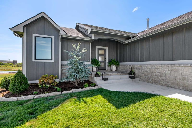 5484 N Toben Dr, Bel Aire, KS 67226