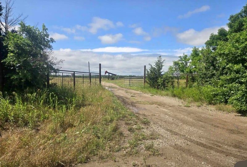 1672 8th, Severy, KS 67137