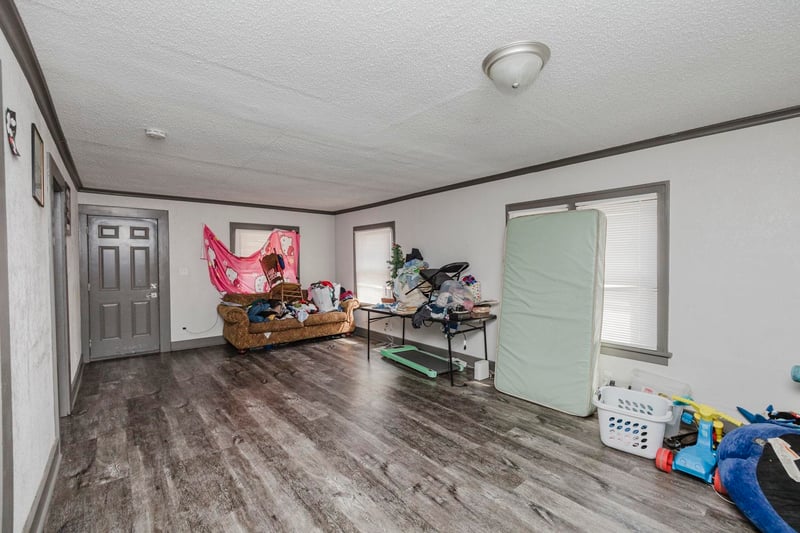 1421 S Hydraulic, Wichita, KS 67211