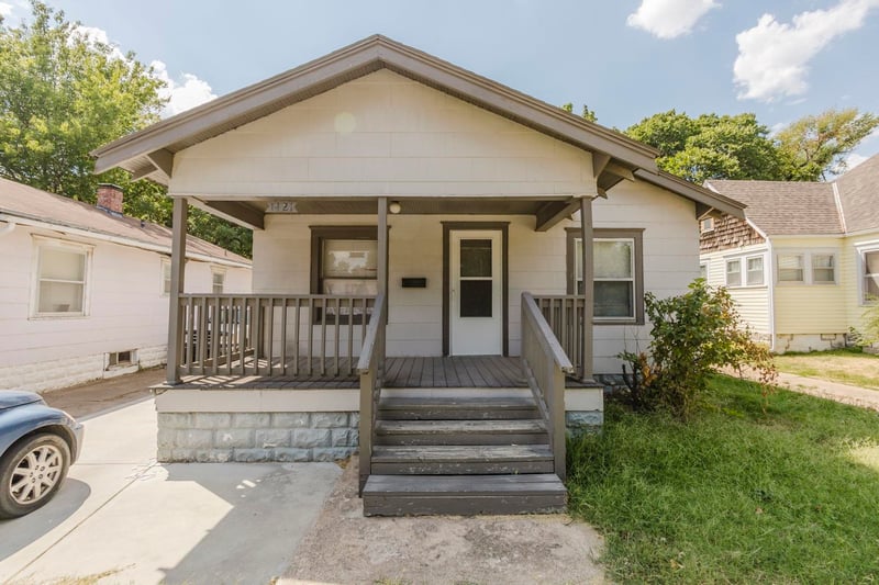 1421 S Hydraulic, Wichita, KS 67211