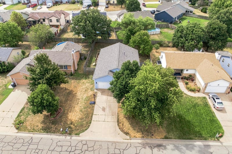 5823 W 41st Cir S, Wichita, KS 67215