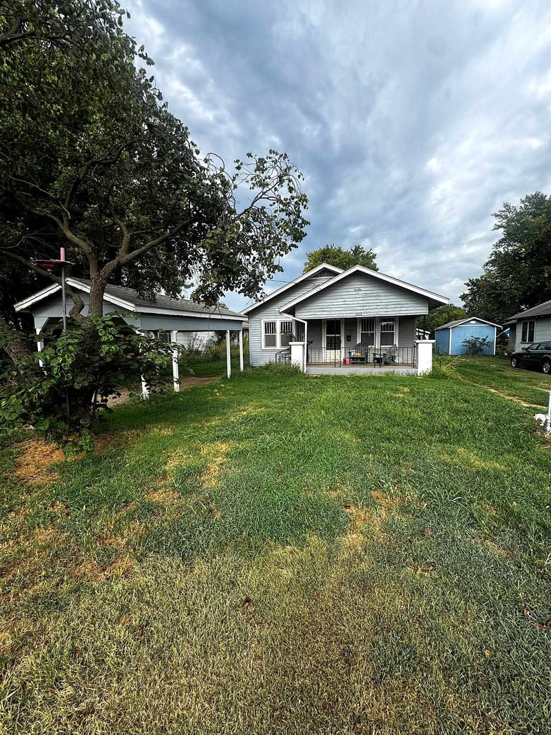 1808 S Fall Creek Rd, Caldwell, KS 67022