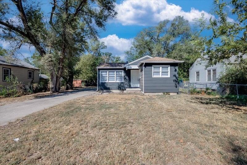 515 N Flora, Wichita, KS 67212