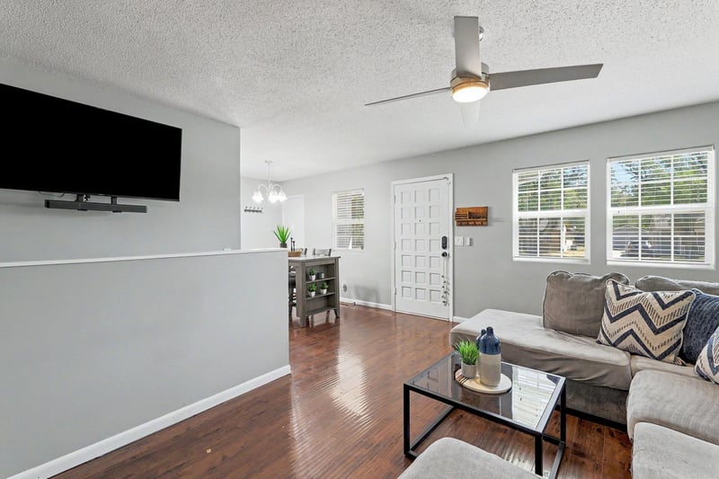 405 N Young St, Wichita, KS 67212