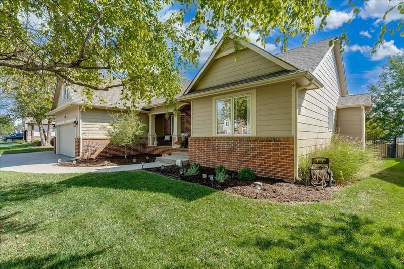 13612 W Highland Springs Ct, Wichita, KS 67235