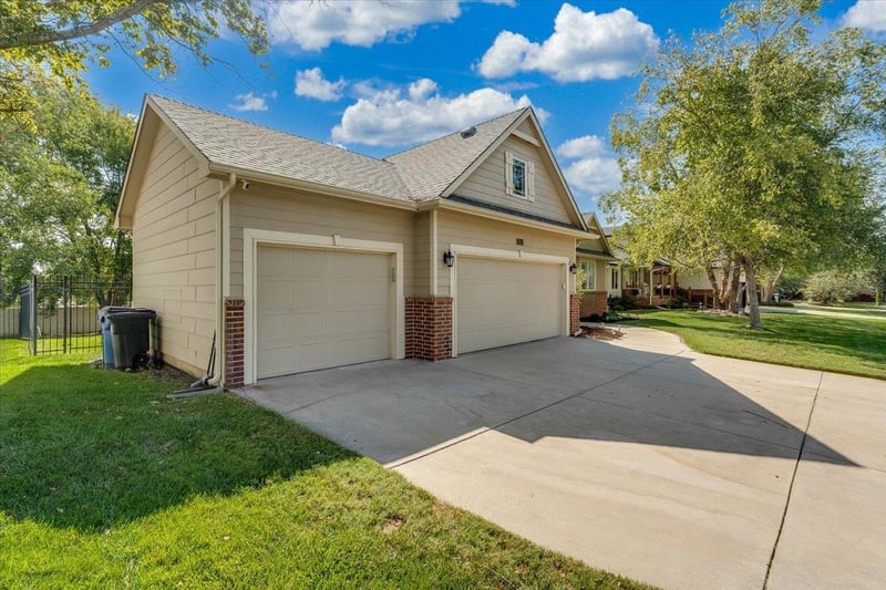 13612 W Highland Springs Ct, Wichita, KS 67235