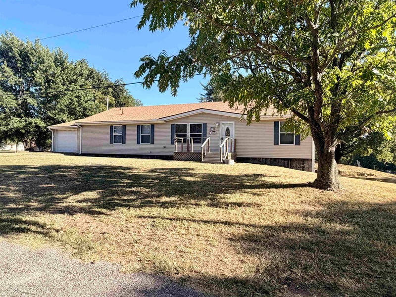 915 W Cedar, Arkansas City, KS 67005