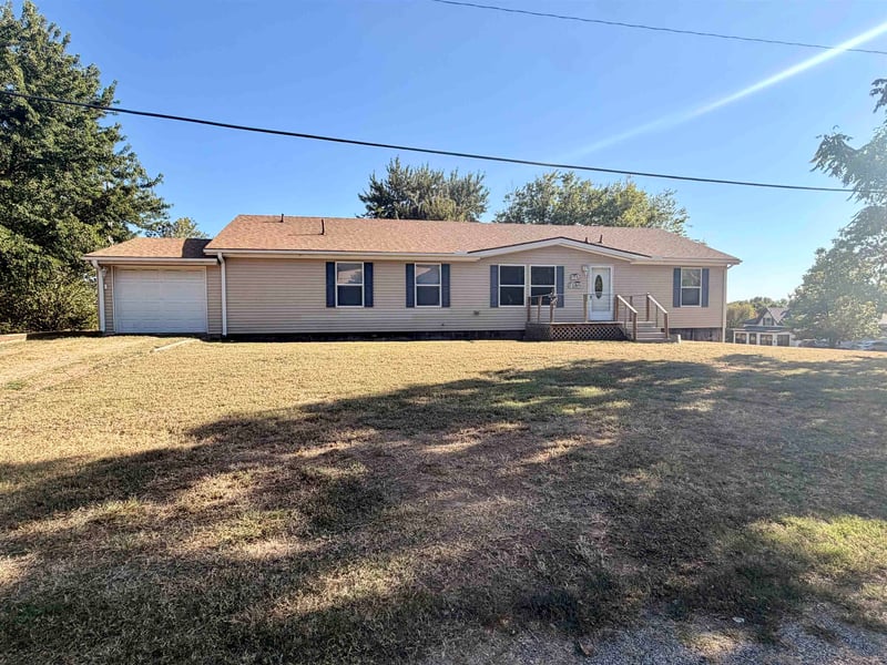 915 W Cedar, Arkansas City, KS 67005