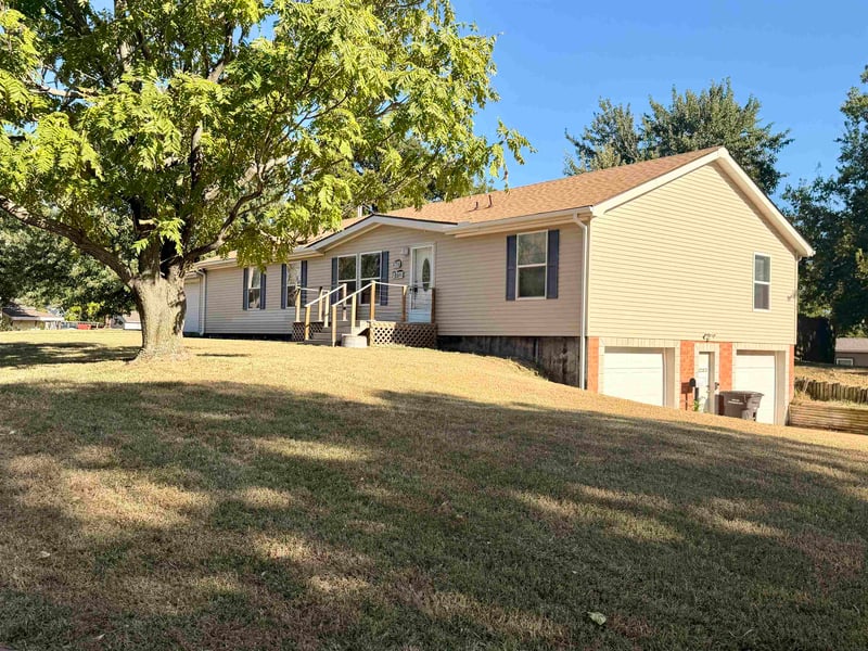 915 W Cedar, Arkansas City, KS 67005