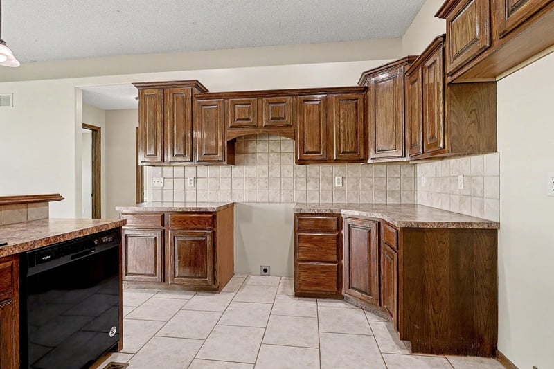 3412 N Ridge Port, Wichita, KS 67205