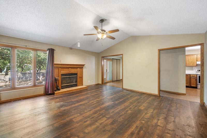 819 N Pine Grove St, Wichita, KS 67212-6641