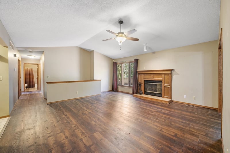 819 N Pine Grove St, Wichita, KS 67212-6641