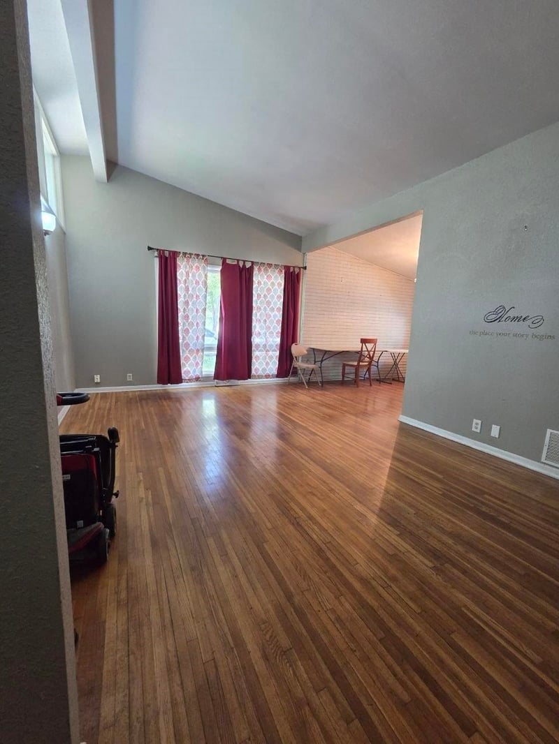 3802 W Del Sienno St, Wichita, KS 67203-4319
