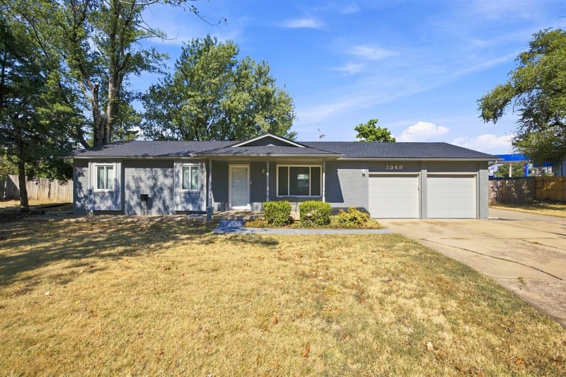 1349 N Summitlawn St, Wichita, KS 67212