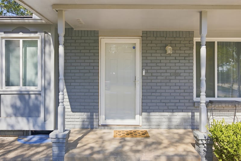 1349 N Summitlawn St, Wichita, KS 67212