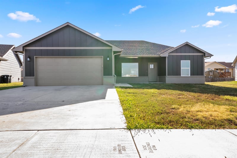 316 N Deer Run Ave, El Dorado, KS 67042
