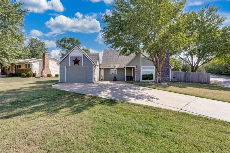 422 S Lincoln St, Belle Plaine, KS 67013