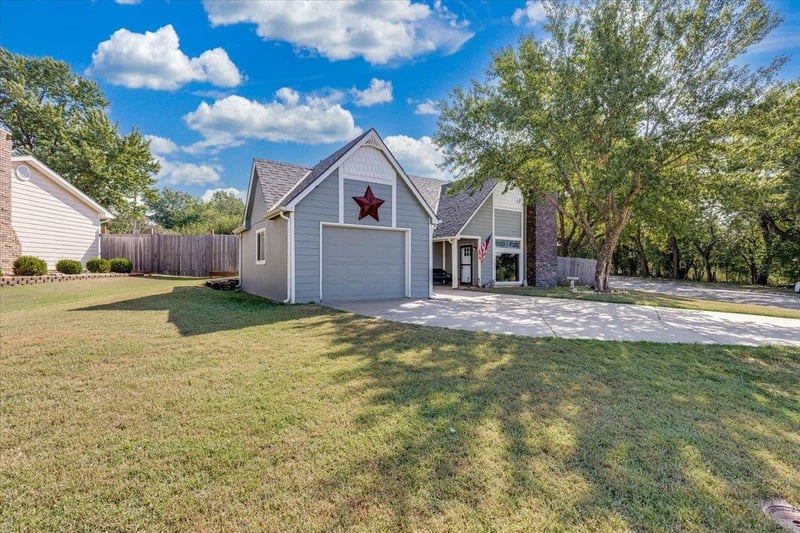 422 S Lincoln St, Belle Plaine, KS 67013