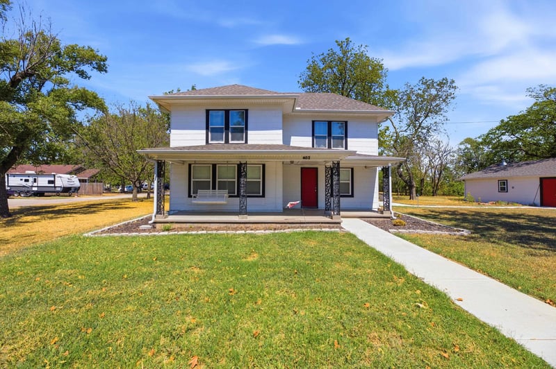 402 E Market, Burrton, KS 67020