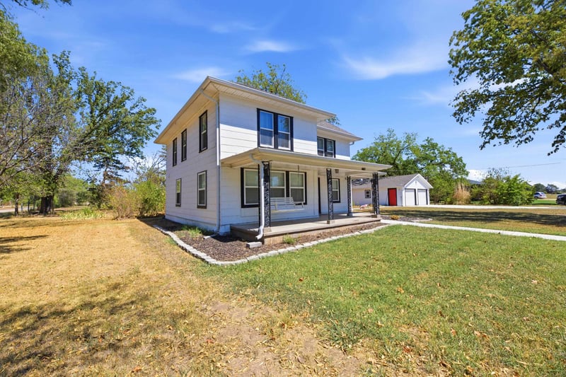 402 E Market, Burrton, KS 67020