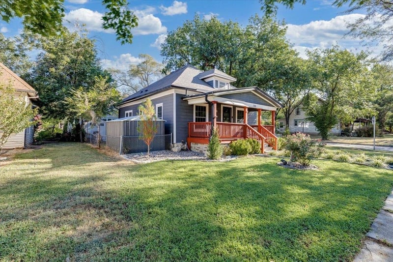 720 E 8th Ave, Winfield, KS 67156
