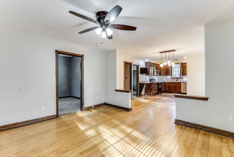 720 E 8th Ave, Winfield, KS 67156