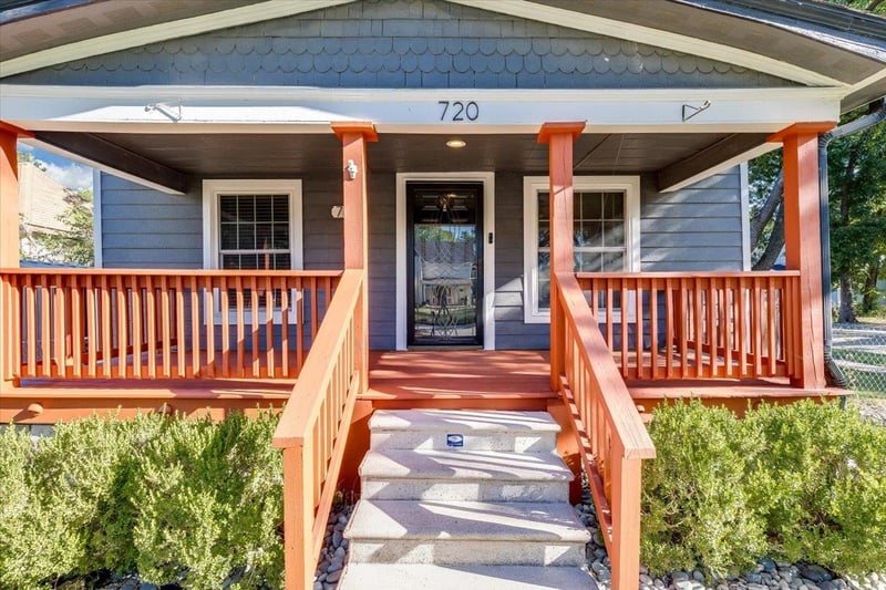 720 E 8th Ave, Winfield, KS 67156