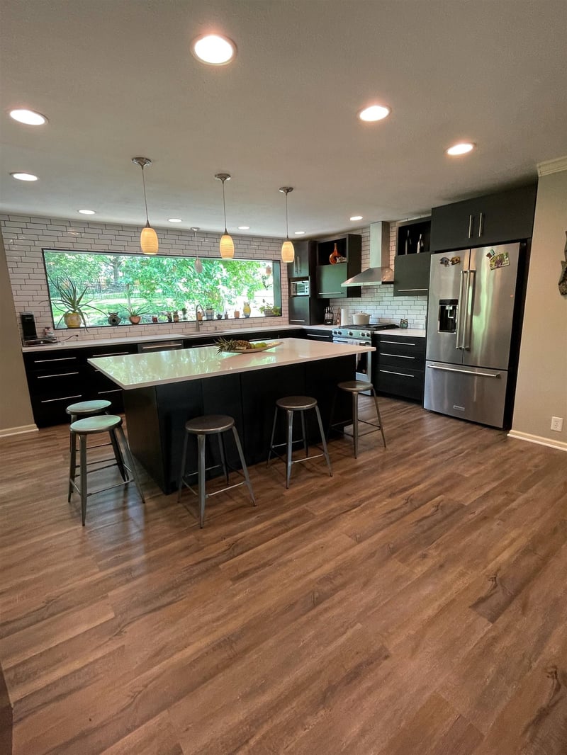 111 East Lake, Salina, KS 67401