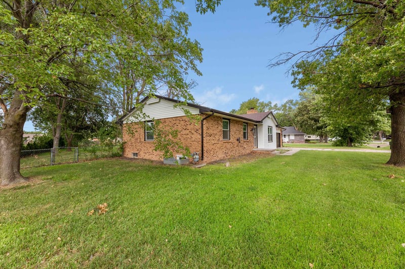 4303 Sequoia St, Hutchinson, KS 67502